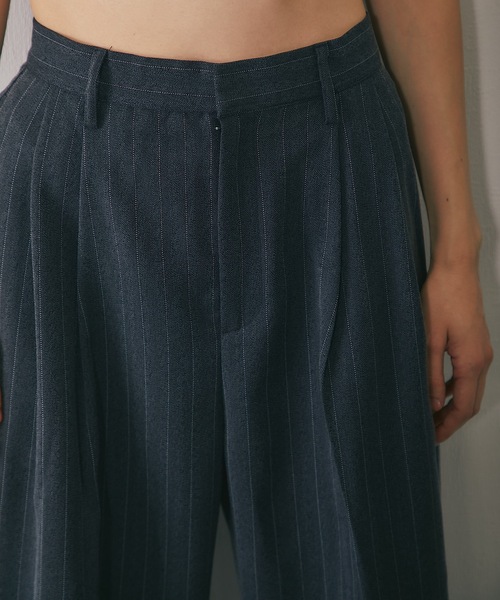 SMILE ORCHID(スマイルオーキッド)の「ツータックスラックスパンツ(スーツパンツ・レディース・グレー×ホワイト/チャコールグレー・FREE)」の10枚目の写真