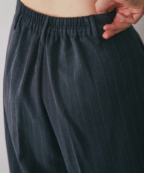 SMILE ORCHID(スマイルオーキッド)の「ツータックスラックスパンツ(スーツパンツ・レディース・グレー×ホワイト/チャコールグレー・FREE)」の11枚目の写真