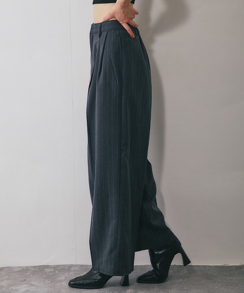 SMILE ORCHID(スマイルオーキッド)の「ツータックスラックスパンツ(スーツパンツ・レディース・グレー×ホワイト/チャコールグレー・FREE)」の6枚目の写真