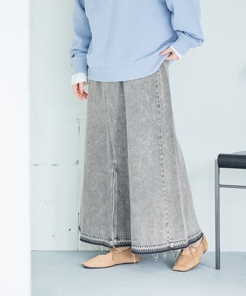 studio CLIP（スタディオクリップ）の「リメイク風甘織りデニムスカート[プチ・プラスサイズあり]《CLIP denim》（デニムスカート・レディース・ライトブルー/ライトグレー・PF/ﾌﾘｰ(L)/LARGE/MEDIUM）」の4枚目の写真