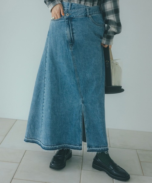 studio CLIP（スタディオクリップ）の「リメイク風甘織りデニムスカート[プチ・プラスサイズあり]《CLIP denim》（デニムスカート・レディース・ライトブルー/ライトグレー・PF/ﾌﾘｰ(L)/LARGE/MEDIUM）」の16枚目の写真