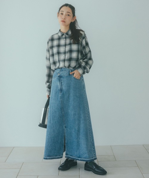 studio CLIP（スタディオクリップ）の「リメイク風甘織りデニムスカート[プチ・プラスサイズあり]《CLIP denim》（デニムスカート・レディース・ライトブルー/ライトグレー・PF/ﾌﾘｰ(L)/LARGE/MEDIUM）」の17枚目の写真