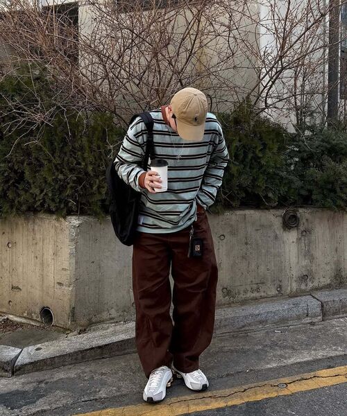 MIDSUN（ミッドサン）の「Infusion Dart Curved Pants-Burgundy（その他パンツ・レディース・バーガンディー・L/3）」の4枚目の写真