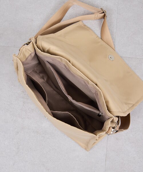 GALLARDAGALANTE（ガリャルダガランテ）の「【2.718】ナイロンフラップショルダー（ショルダーバッグ・レディース・ブラック/ライトベージュ・FREE）」の15枚目の写真