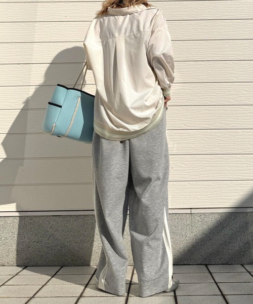 Q（キュー）の「ピンストライプリブドッキングシャツ（シャツ/ブラウス・レディース・ネイビー/ベージュ・MEDIUM）」の17枚目の写真