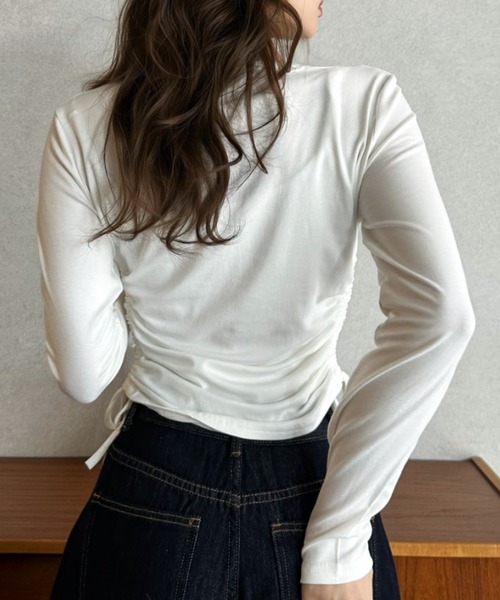Eclat one(エクラワン)の「【Eclat one】サイドギャザー ドロスト ロングスリーブ カットソー(Tシャツ/カットソー・レディース・ブラック/ホワイト/グレー・FREE)」の7枚目の写真