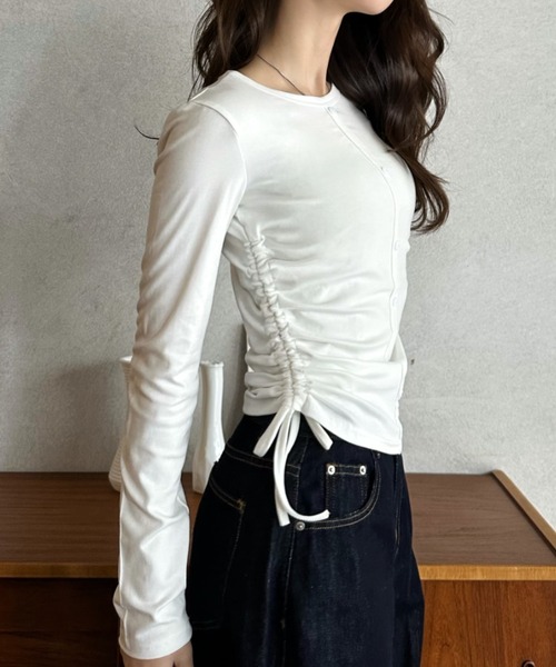 Eclat one(エクラワン)の「【Eclat one】サイドギャザー ドロスト ロングスリーブ カットソー(Tシャツ/カットソー・レディース・ブラック/ホワイト/グレー・FREE)」の6枚目の写真