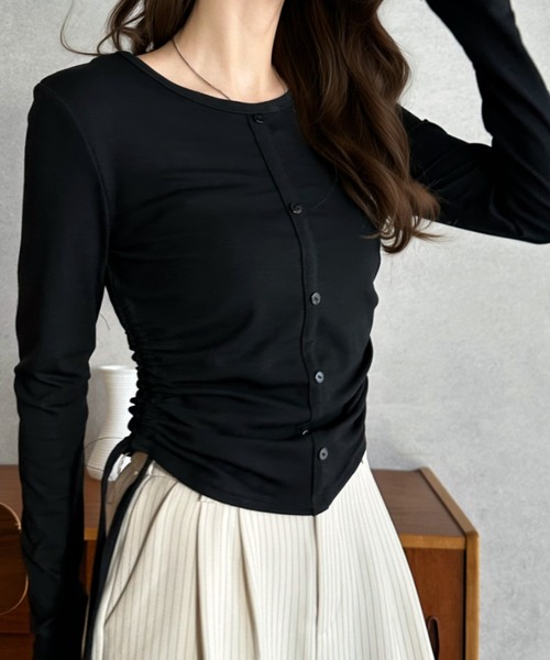 Eclat one(エクラワン)の「【Eclat one】サイドギャザー ドロスト ロングスリーブ カットソー(Tシャツ/カットソー・レディース・ブラック/ホワイト/グレー・FREE)」の12枚目の写真