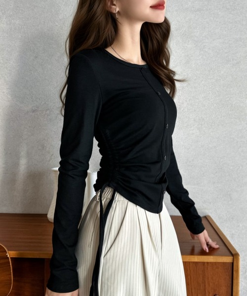 Eclat one(エクラワン)の「【Eclat one】サイドギャザー ドロスト ロングスリーブ カットソー(Tシャツ/カットソー・レディース・ブラック/ホワイト/グレー・FREE)」の15枚目の写真