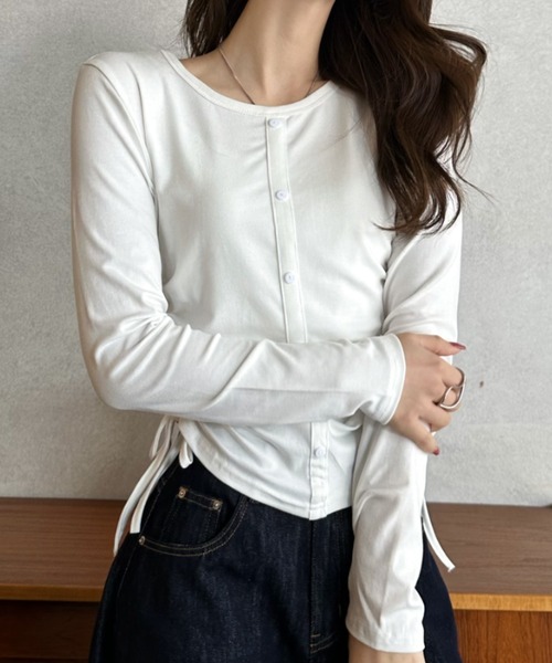 Eclat one(エクラワン)の「【Eclat one】サイドギャザー ドロスト ロングスリーブ カットソー(Tシャツ/カットソー・レディース・ブラック/ホワイト/グレー・FREE)」の4枚目の写真
