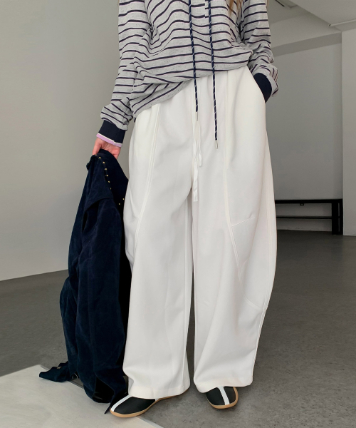 VASCARA(バスカラ)の「Oversized Fit String Banding Pants (2colors)(その他パンツ・レディース・ブラック/ホワイト・FREE)」の3枚目の写真