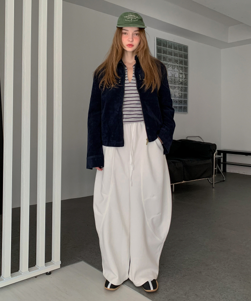 VASCARA(バスカラ)の「Oversized Fit String Banding Pants (2colors)(その他パンツ・レディース・ブラック/ホワイト・FREE)」の4枚目の写真