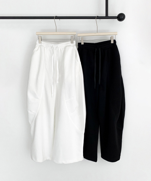 VASCARA(バスカラ)の「Oversized Fit String Banding Pants (2colors)(その他パンツ・レディース・ブラック/ホワイト・FREE)」の5枚目の写真