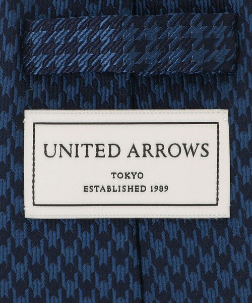 UNITED ARROWS(ユナイテッドアローズ)の「ハウンドトゥース ジャガード ネクタイ(ネクタイ・メンズ・ブラック/ネイビー・FREE)」の8枚目の写真