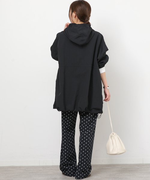 JOURNAL STANDARD relume（ジャーナルスタンダード　レリューム）の「［手洗い可］撥水ナイロンフーディーブルゾン（ナイロンジャケット・レディース・ブラック/ベージュ・FREE）」の3枚目の写真