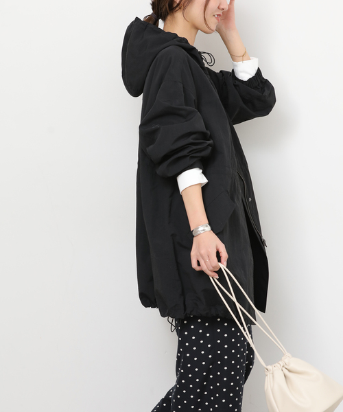 JOURNAL STANDARD relume（ジャーナルスタンダード　レリューム）の「［手洗い可］撥水ナイロンフーディーブルゾン（ナイロンジャケット・レディース・ブラック/ベージュ・FREE）」の7枚目の写真