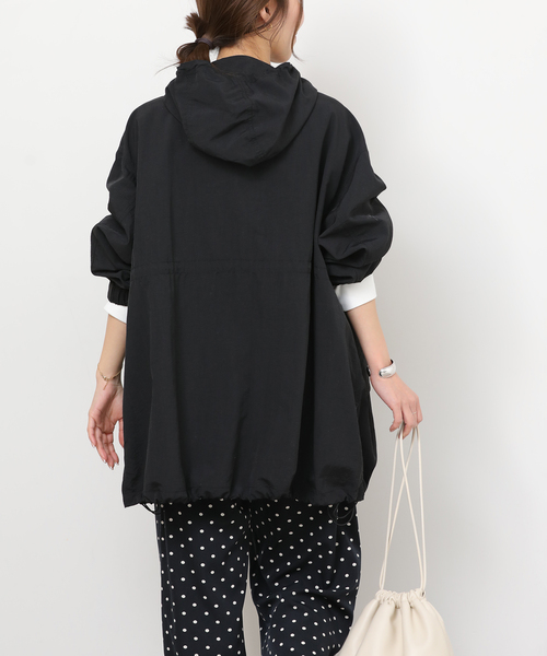 JOURNAL STANDARD relume（ジャーナルスタンダード　レリューム）の「［手洗い可］撥水ナイロンフーディーブルゾン（ナイロンジャケット・レディース・ブラック/ベージュ・FREE）」の8枚目の写真