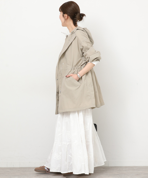 JOURNAL STANDARD relume（ジャーナルスタンダード　レリューム）の「［手洗い可］撥水ナイロンフーディーブルゾン（ナイロンジャケット・レディース・ブラック/ベージュ・FREE）」の10枚目の写真