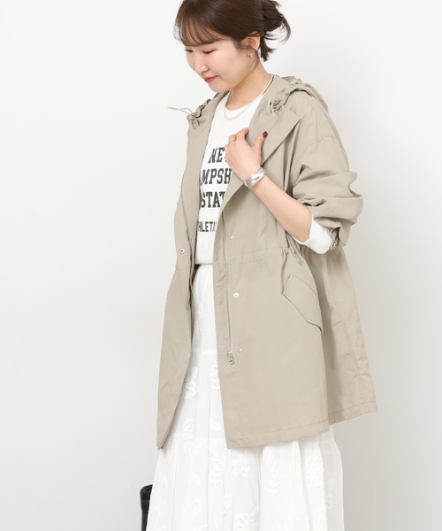 JOURNAL STANDARD relume（ジャーナルスタンダード　レリューム）の「［手洗い可］撥水ナイロンフーディーブルゾン（ナイロンジャケット・レディース・ブラック/ベージュ・FREE）」の15枚目の写真