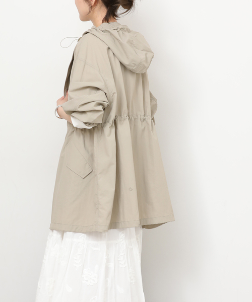 JOURNAL STANDARD relume（ジャーナルスタンダード　レリューム）の「［手洗い可］撥水ナイロンフーディーブルゾン（ナイロンジャケット・レディース・ブラック/ベージュ・FREE）」の16枚目の写真