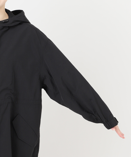 JOURNAL STANDARD relume（ジャーナルスタンダード　レリューム）の「［手洗い可］撥水ナイロンフーディーブルゾン（ナイロンジャケット・レディース・ブラック/ベージュ・FREE）」の21枚目の写真