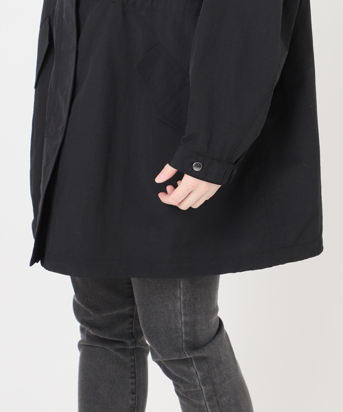 JOURNAL STANDARD relume（ジャーナルスタンダード　レリューム）の「［手洗い可］撥水ナイロンフーディーブルゾン（ナイロンジャケット・レディース・ブラック/ベージュ・FREE）」の22枚目の写真