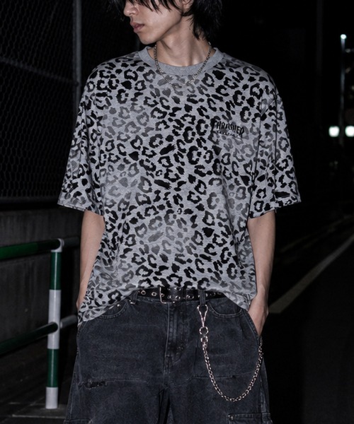 THRASHER(スラッシャー)の「【at】〔THRASHER/スラッシャー〕裏毛/カットデニム レオパード スプレー加工 半袖Tシャツ(Tシャツ/カットソー・メンズ・アッシュグレー/ブラック/ブルー・MEDIUM/LARGE)」の2枚目の写真
