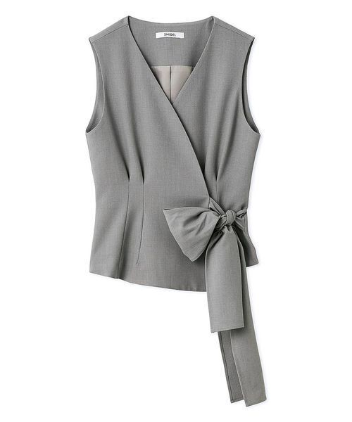 SNIDEL(スナイデル)の「Sustainableペプラムベストトップス(シャツ/ブラウス・レディース・ネイビー/アイボリー/グレー・F)」の3枚目の写真