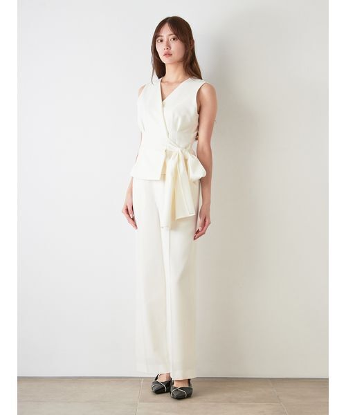 SNIDEL(スナイデル)の「Sustainableペプラムベストトップス(シャツ/ブラウス・レディース・ネイビー/アイボリー/グレー・F)」の13枚目の写真