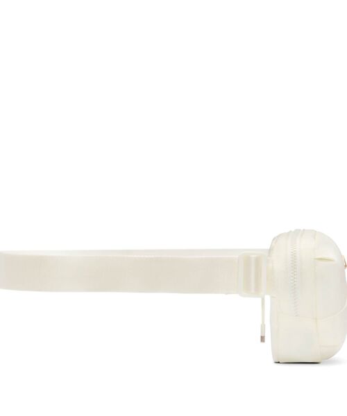 NIKE(ナイキ)の「ナイキ オーラ クロスボディバッグ (2L) / Nike Aura Crossbody Bag (2L) HM6120-133 Sail(ボディバッグ/ウエストポーチ・メンズ・クリーム・ONE SIZE)」の2枚目の写真