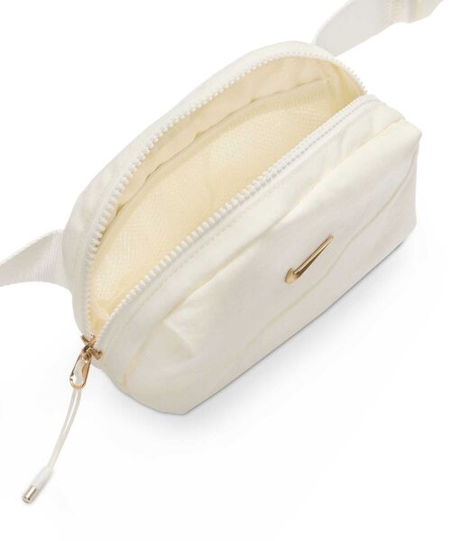 NIKE(ナイキ)の「ナイキ オーラ クロスボディバッグ (2L) / Nike Aura Crossbody Bag (2L) HM6120-133 Sail(ボディバッグ/ウエストポーチ・メンズ・クリーム・ONE SIZE)」の4枚目の写真