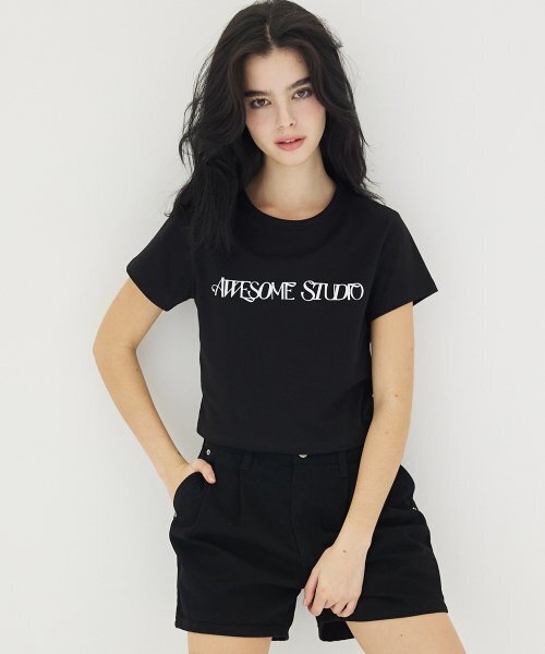 AWESOME STUDIO(オーサムスタジオ)の「アサムロゴクロップスリムフィット半袖Tシャツブラック(Tシャツ/カットソー・レディース・その他・FREE)」の2枚目の写真