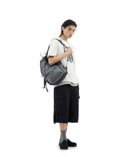 DEFGARMENTS（デフグラメンツ）の「NEEDLE LIGHT BAG PACK [CHARCOAL]（バックパック/リュック・レディース・その他・F）」の3枚目の写真