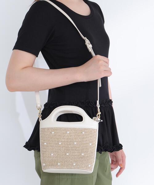 NATURAL BEAUTY BASIC（ナチュラルビューティーベーシック）の「◇サークルグリップスタッズショルダー（ショルダーバッグ・レディース・オフホワイト/ダークブラウン・ﾌﾘ-）」の3枚目の写真
