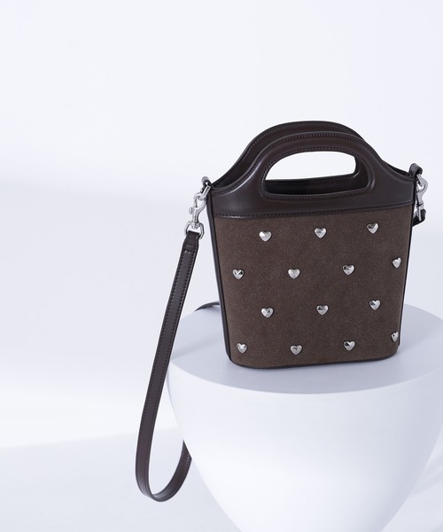 NATURAL BEAUTY BASIC（ナチュラルビューティーベーシック）の「◇サークルグリップスタッズショルダー（ショルダーバッグ・レディース・オフホワイト/ダークブラウン・ﾌﾘ-）」の2枚目の写真