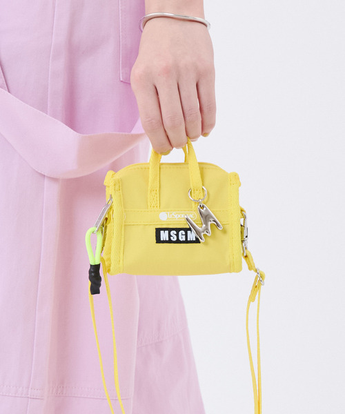 LeSportsac（レスポートサック）の「MSGM MICRO WEEKENDER マイクロイエロー（ショルダーバッグ・レディース・イエロー・FREE）」の2枚目の写真