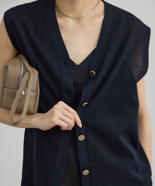 SALON adam et rope'（サロン アダム エ ロペ）の「【WEB限定】ドライタッチメタルボタンニットジレ / ベスト［洗える］（ベスト・レディース・ネイビー/グレー系その他/ブラウン・FREE）」の3枚目の写真