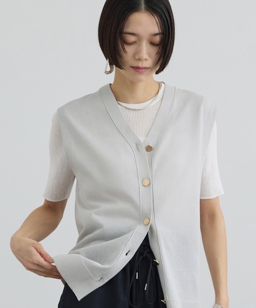 SALON adam et rope'（サロン アダム エ ロペ）の「【WEB限定】ドライタッチメタルボタンニットジレ / ベスト［洗える］（ベスト・レディース・ネイビー/グレー系その他/ブラウン・FREE）」の9枚目の写真