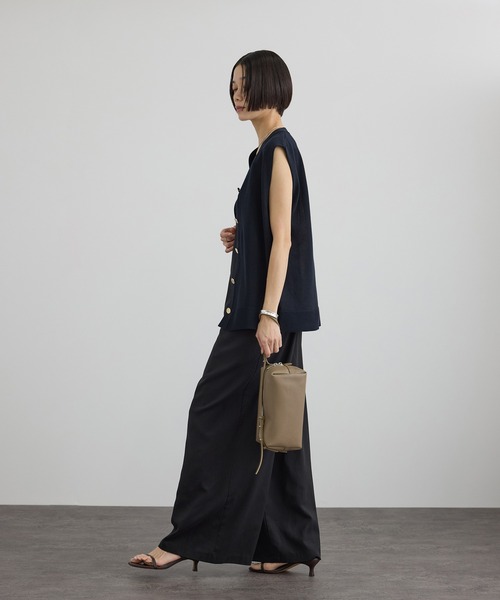 SALON adam et rope'（サロン アダム エ ロペ）の「【WEB限定】ドライタッチメタルボタンニットジレ / ベスト［洗える］（ベスト・レディース・ネイビー/グレー系その他/ブラウン・FREE）」の14枚目の写真