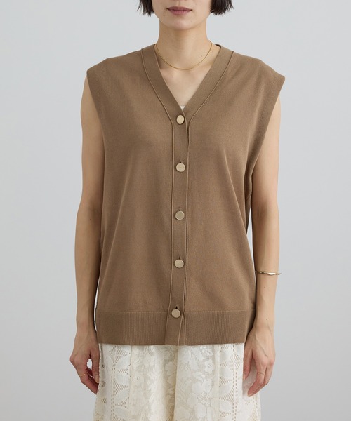 SALON adam et rope'（サロン アダム エ ロペ）の「【WEB限定】ドライタッチメタルボタンニットジレ / ベスト［洗える］（ベスト・レディース・ネイビー/グレー系その他/ブラウン・FREE）」の17枚目の写真