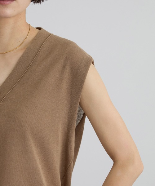 SALON adam et rope'（サロン アダム エ ロペ）の「【WEB限定】ドライタッチメタルボタンニットジレ / ベスト［洗える］（ベスト・レディース・ネイビー/グレー系その他/ブラウン・FREE）」の21枚目の写真