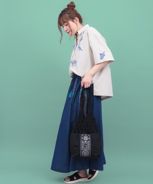 チチカカ（チチカカ）の「Rico メキシコタイル刺繍マクラメバッグ（トートバッグ・レディース・ベージュ/ブラック・FREE）」の3枚目の写真
