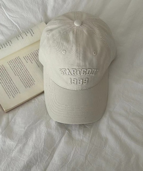 Teem Store（チームストア）の「レタリング刺繍キャップ 小顔効果（キャップ・レディース・ベージュ/グレー/ワイン・F）」の12枚目の写真