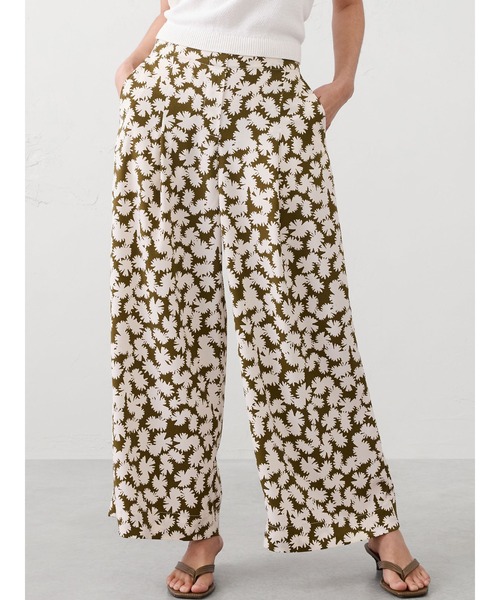 BANANA REPUBLIC FACTORY STORE(バナナリパブリック ファクトリーストア)の「BANANA REPUBLIC FACTORY STORE ワイドレッグ ミッドライズ プリーツ プルオンパンツ(その他パンツ・レディース・グリーン/ホワイト/カーキ/ブラック・XS/S/M/L)」の4枚目の写真