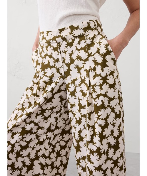 BANANA REPUBLIC FACTORY STORE(バナナリパブリック ファクトリーストア)の「BANANA REPUBLIC FACTORY STORE ワイドレッグ ミッドライズ プリーツ プルオンパンツ(その他パンツ・レディース・グリーン/ホワイト/カーキ/ブラック・XS/S/M/L)」の14枚目の写真