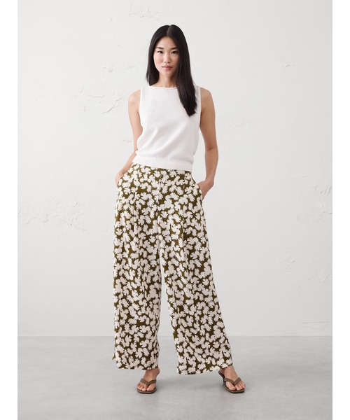 BANANA REPUBLIC FACTORY STORE(バナナリパブリック ファクトリーストア)の「BANANA REPUBLIC FACTORY STORE ワイドレッグ ミッドライズ プリーツ プルオンパンツ(その他パンツ・レディース・グリーン/ホワイト/カーキ/ブラック・XS/S/M/L)」の12枚目の写真