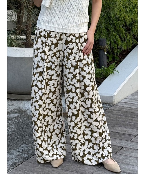 BANANA REPUBLIC FACTORY STORE(バナナリパブリック ファクトリーストア)の「BANANA REPUBLIC FACTORY STORE ワイドレッグ ミッドライズ プリーツ プルオンパンツ(その他パンツ・レディース・グリーン/ホワイト/カーキ/ブラック・XS/S/M/L)」の19枚目の写真
