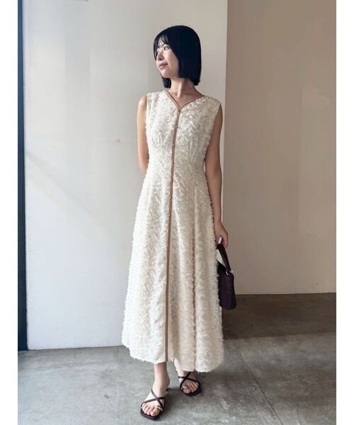 LAGUNAMOON（ラグナムーン）の「カットジャガードパイピングワンピース 【夏服】（ワンピース・レディース・ネイビー/ブラウン/アイボリー・SMALL/MEDIUM）」の18枚目の写真