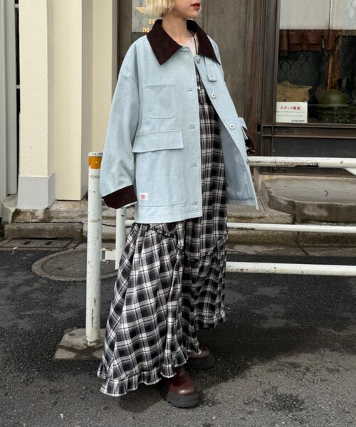 w closet（ダブルクローゼット）の「配色カバーオール（ブルゾン・レディース・ピンク/サックスブルー/アイボリー・FREE）」の4枚目の写真