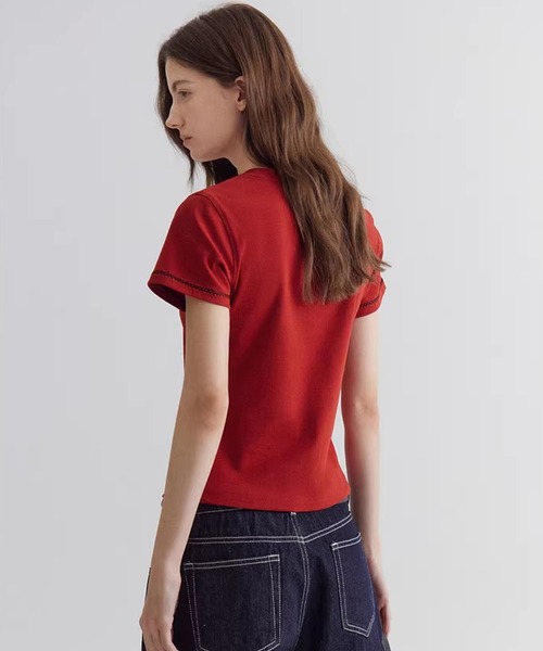 Fano Studios(ファノ ストゥディオズ)の「刺繍デザイン レトロ Tシャツ FC26S042【Fano Studios】【2026SS】(Tシャツ/カットソー・レディース・レッド・S/M/L)」の6枚目の写真
